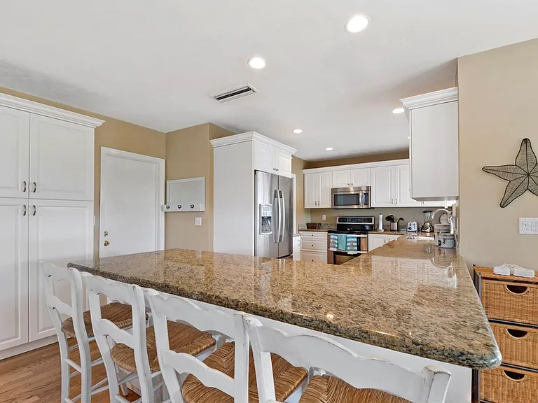 16220 SW 88th Ave — Photo 2
