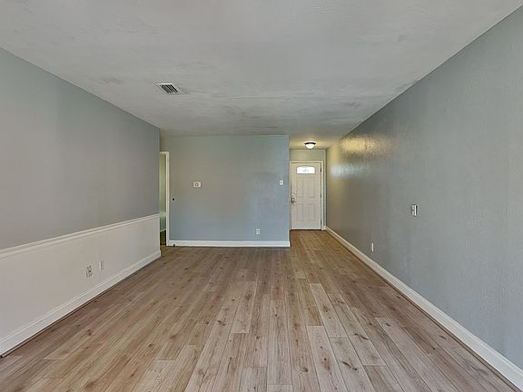 2nd image of 1814 Glenwick Ln