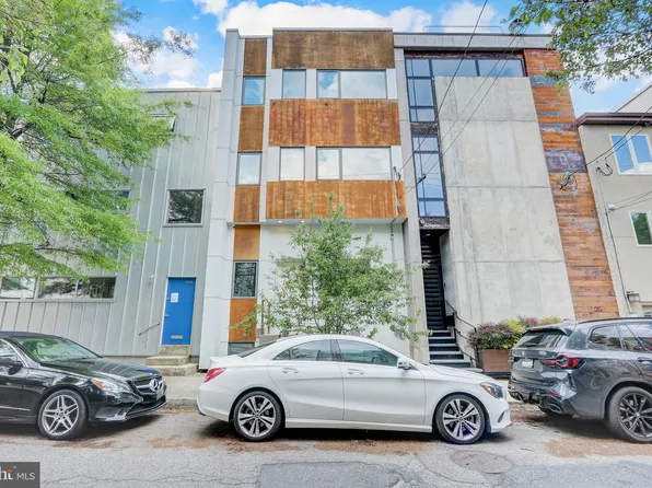 956 N American St, Philadelphia, PA 19123