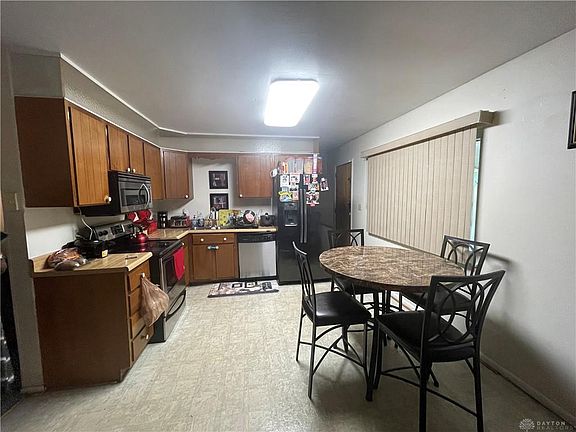5th image of 518 Lambert Ln