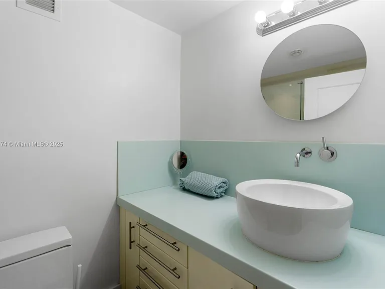 100 Lincoln Rd #923 — Photo 18
