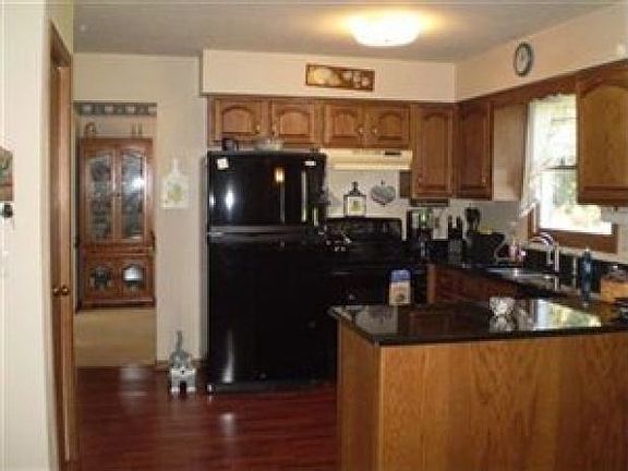 4th image of 384 Great Oaks Trl
