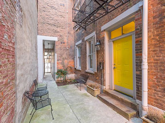 3rd image of 26 W 13th St #6