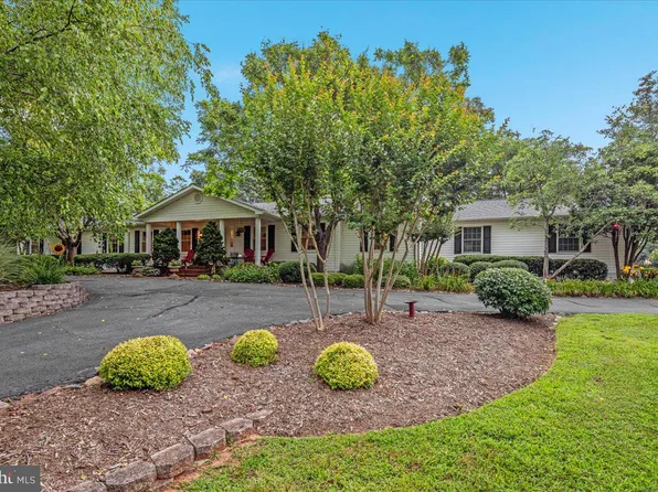 10095 Fox Hound Dr, Nokesville, VA 20181