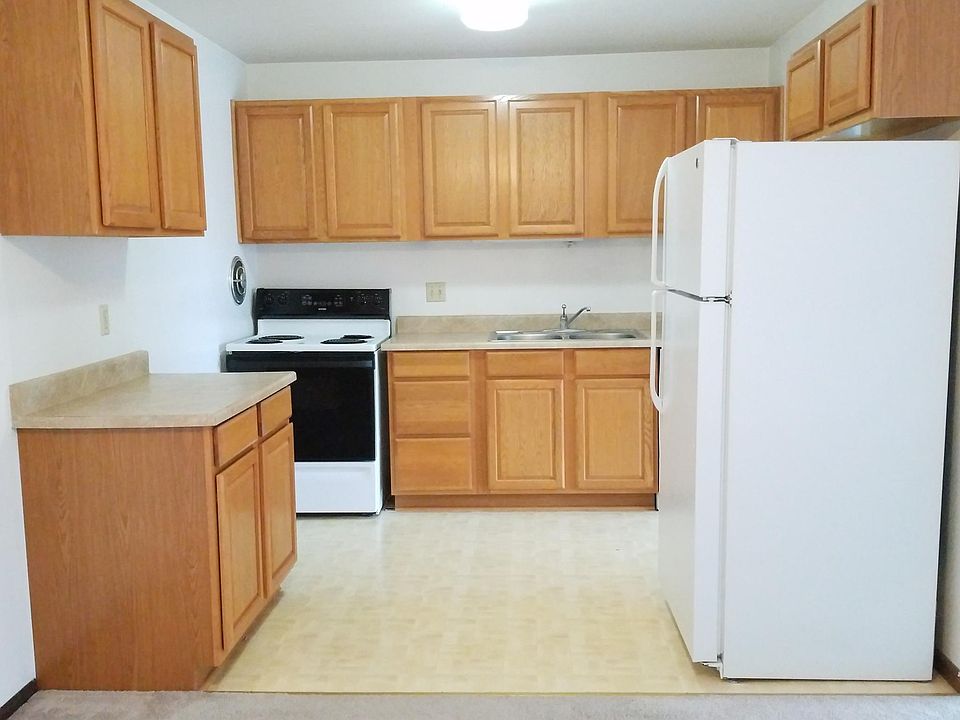 2nd image of 220 Williamsburg Dr APT 3