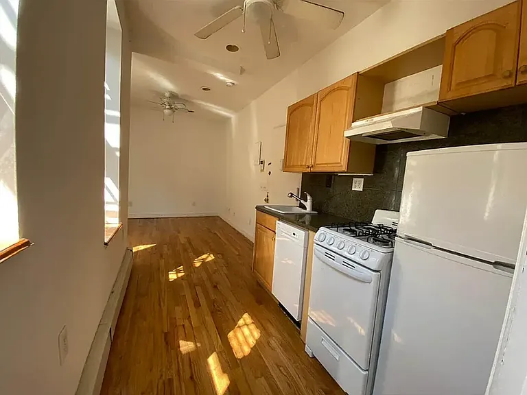 113 W 106th St #5B — Photo 2