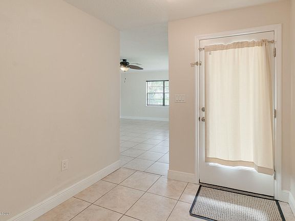 4th image of 1214 Seminole Dr