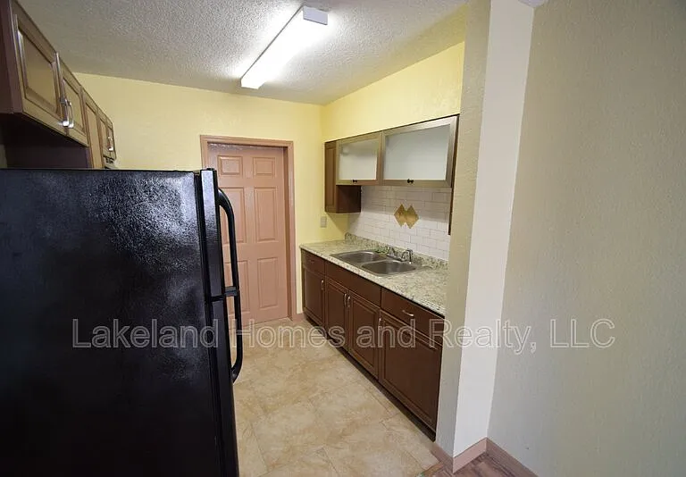 522 Oakland Rd — Photo 7