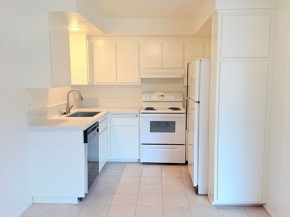 5th image of 419 Ellwood Beach Dr #6