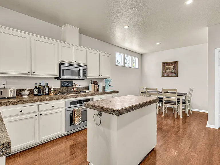 2451 Cherry Hills Dr — Photo 16