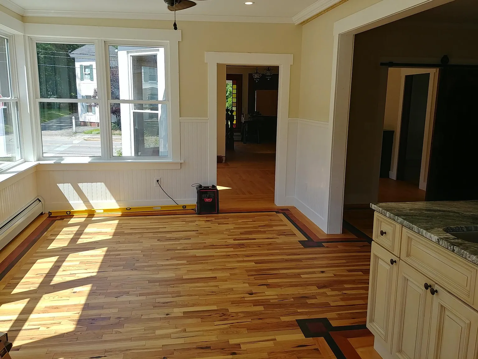 3 bed, 2800 sqft, $3,000 — Photo 3