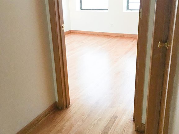 4th image of 3221 W North Ave #2E
