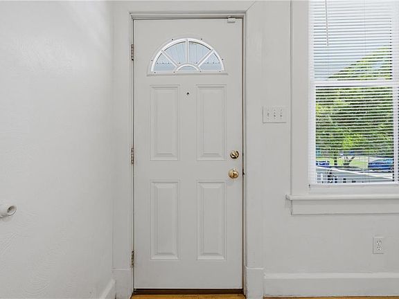 5th image of 1316 W 39th St