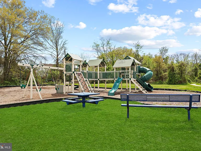 315 Catalano Ln — Photo 20