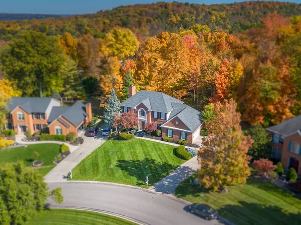 5051 Village Dr, Cincinnati, OH 45244