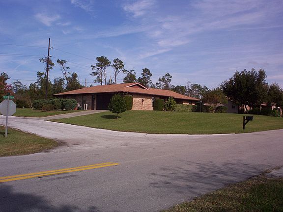 3rd image of 702 N Firwood Dr