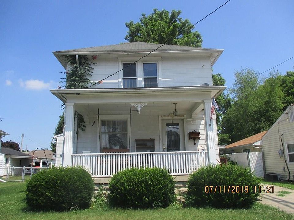 1st image of 920 Young St