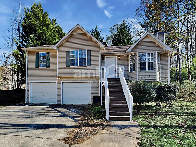 372 Emerald Pines Dr — Photo 1