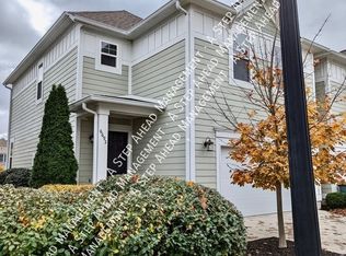 6692 Beekman Pl, Zionsville, IN 46077