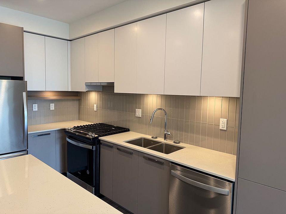 Kitchen with high end appliencies