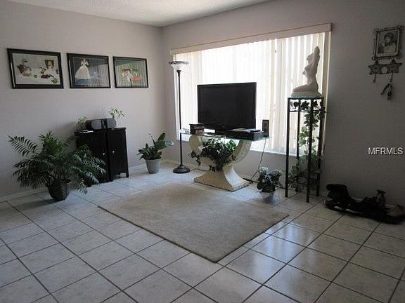 3rd image of 1129 Persimmon Dr