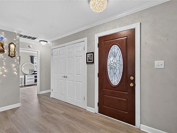 5th image of 105 Greenwell Dr