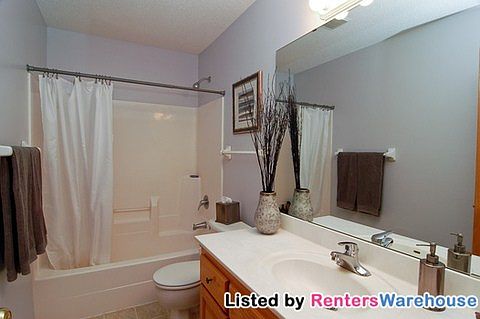 5th image of 9435 Alamo Ct NE