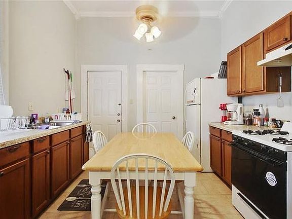 5th image of 2118 Valmont St #2