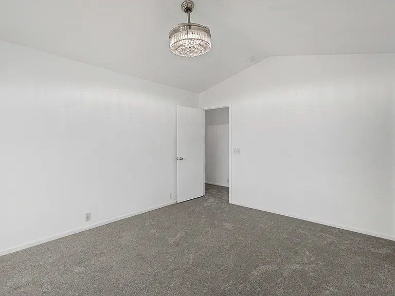 7326 Village Meadows Dr — Photo 24
