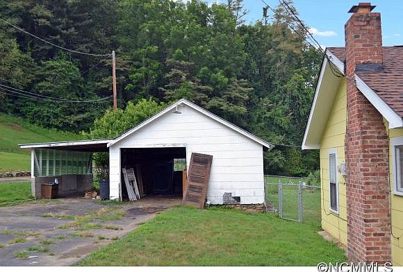 2nd image of 102 Muse St