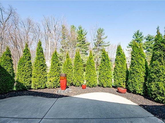 2nd image of 1404 Bourdeaux Way
