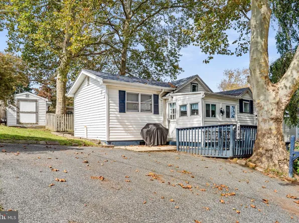 29 Valley Rd, Earleville, MD 21919