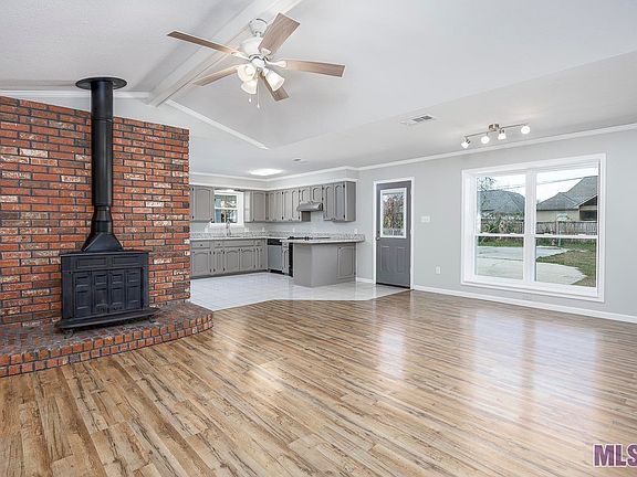 3rd image of 42264 Shadow Creek Ave