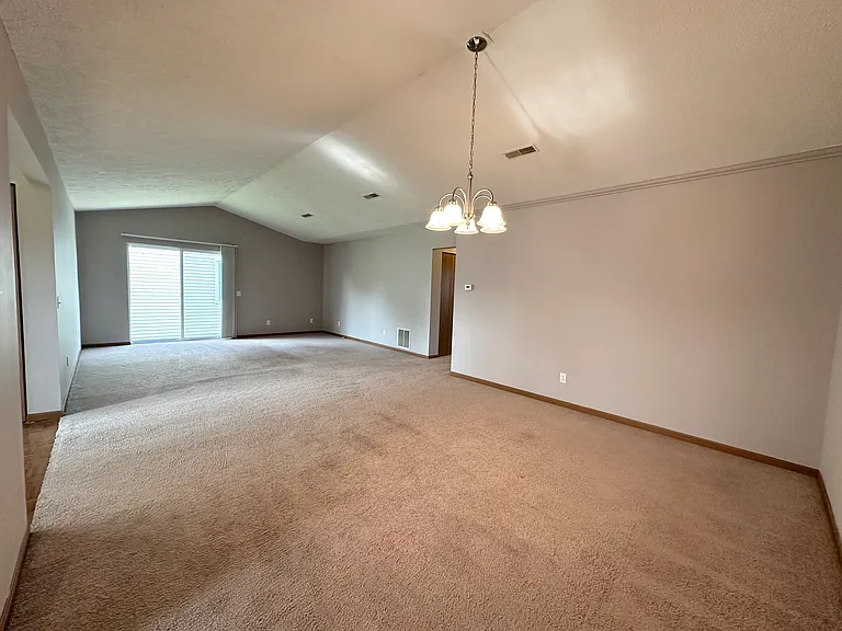 4427 Venetian Dr — Photo 7