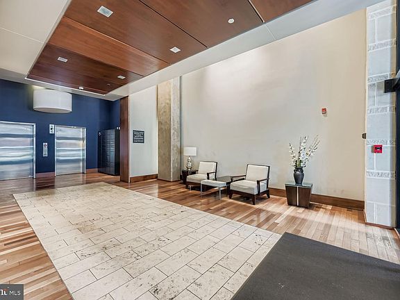 3rd image of 1209 N Charles St Unit 404