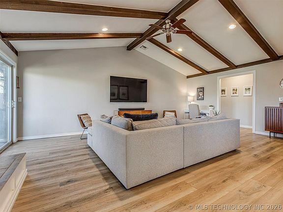 4th image of 3000 Loris Ln