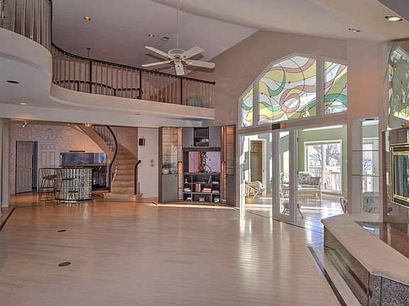 5th image of 10335 W 125th St