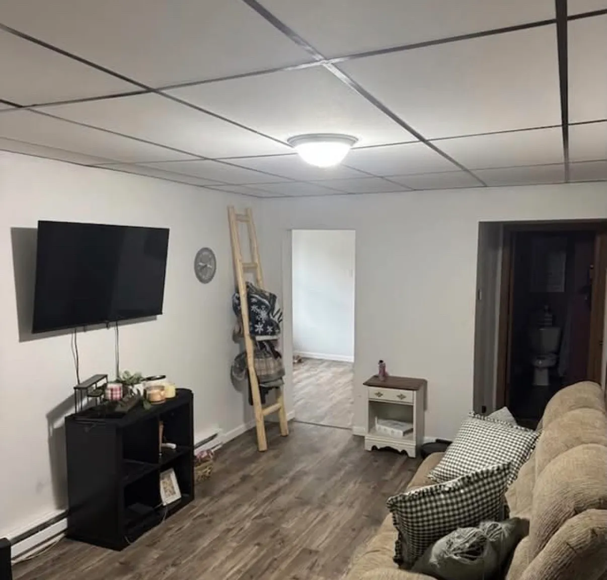 2 bed, 500 sqft, $800 — Photo 1