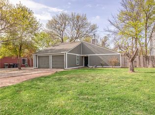 1600 Lemon Tree Ln, College Station, TX 77840