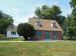 7429 Lobo Rd, Bethalto, IL 62010