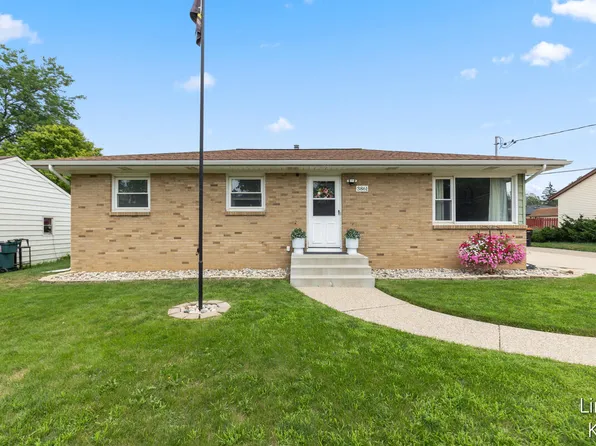 3861 Omaha St SW, Grandville, MI 49418