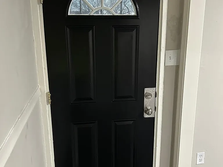 2626 Whitman Ave — Photo 3