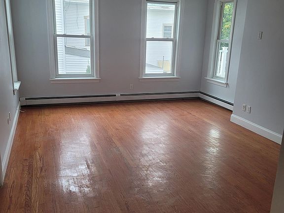 4th image of 168 Cross St Floor 2