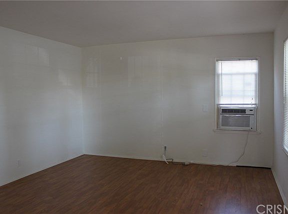 5th image of 8069 Tyrone Ave