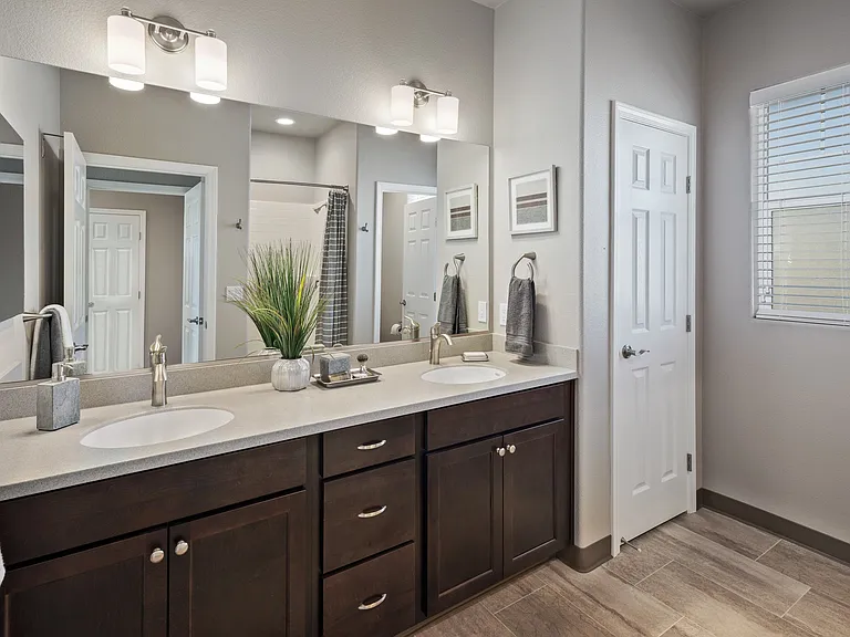 Sendero Townhomes — Photo 7