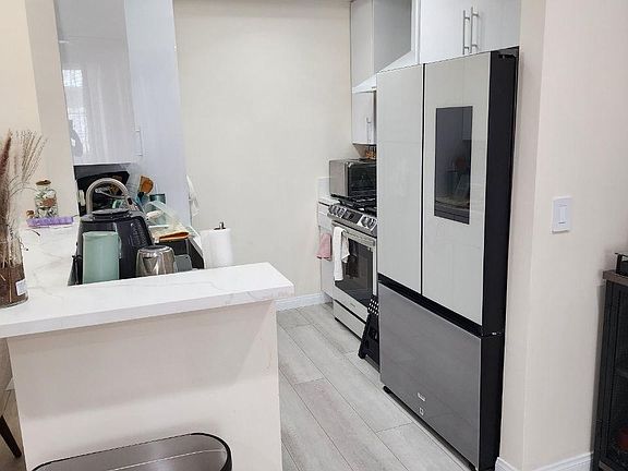 4th image of 5620 Yolanda Ave APT 109