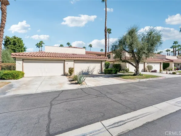120 Willow Lake Dr, Palm Desert, CA 92260
