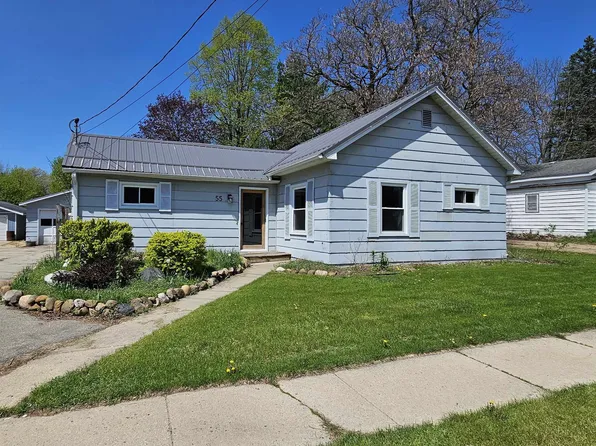 55 Church St, Montello, WI 53949