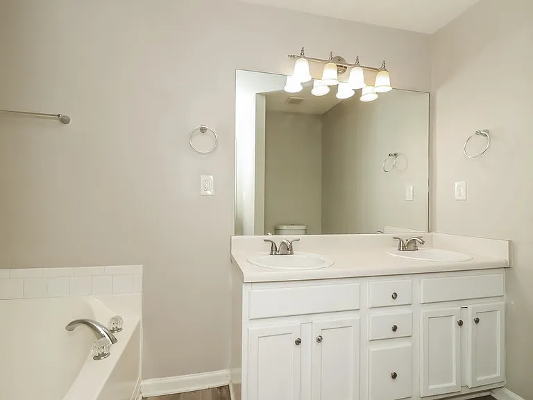100 Saint Ann Cir — Photo 14