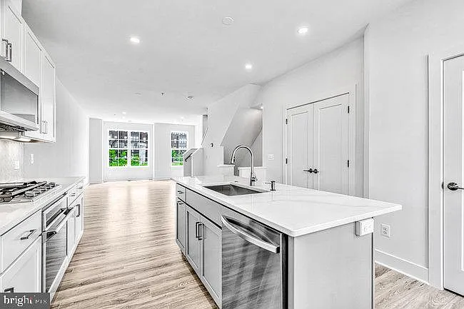 11236 Bunsen St — Photo 12